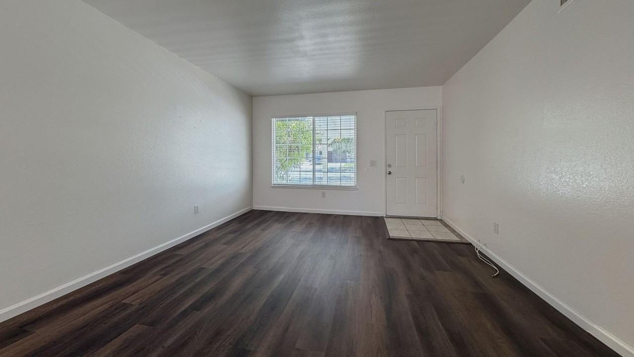 539 Hidalgo Ave - Photo 6 of 20
