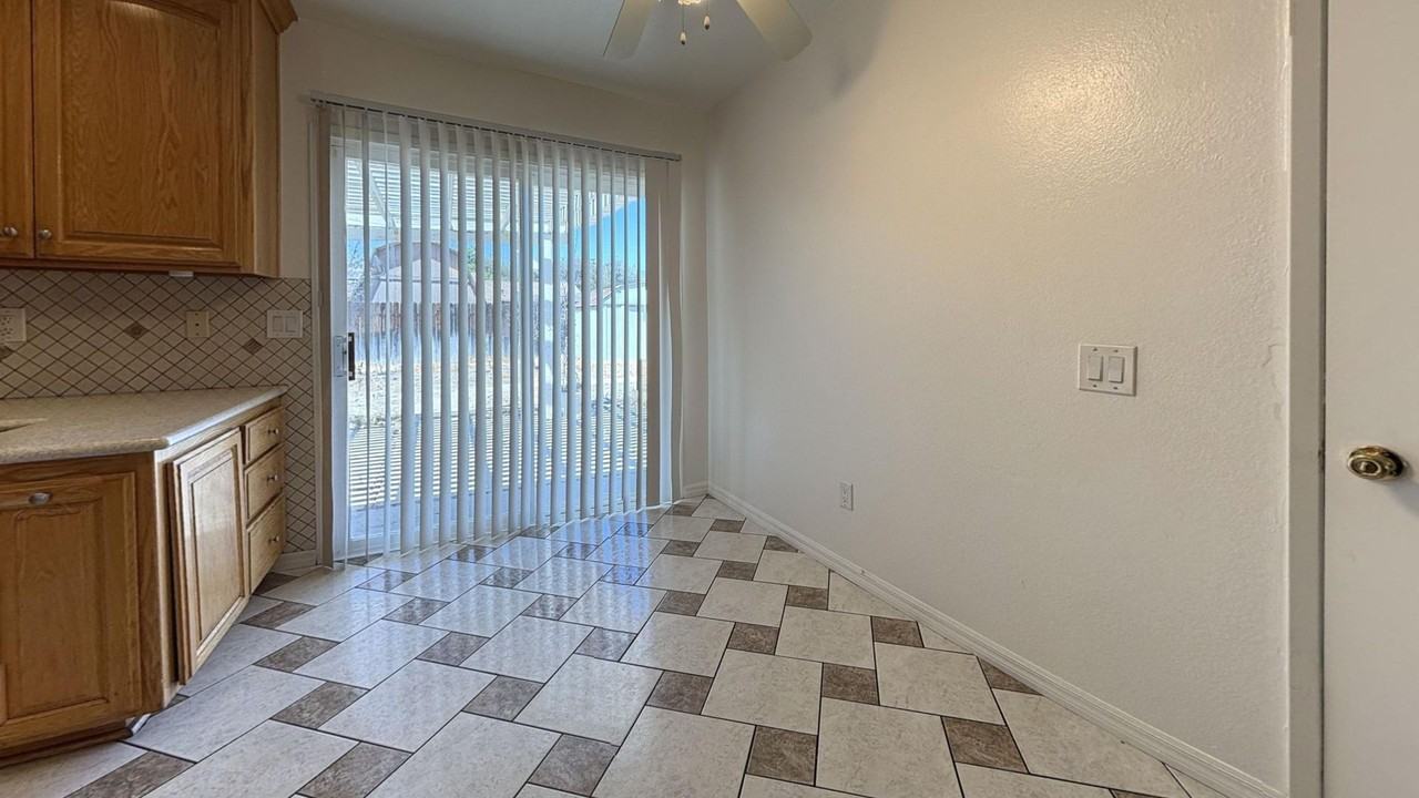 539 Hidalgo Ave - Photo 7 of 20
