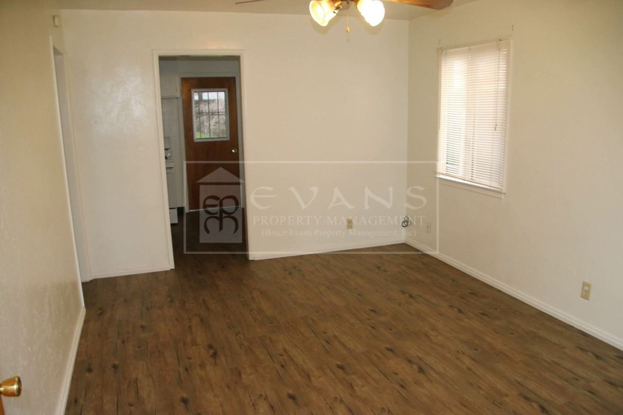 2925 E Westcott Ave - Photo 2 of 8