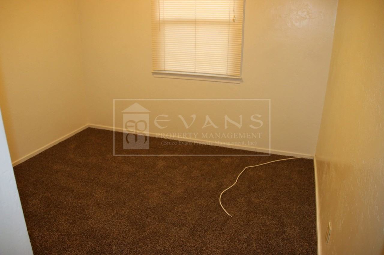 2925 E Westcott Ave - Photo 6 of 8