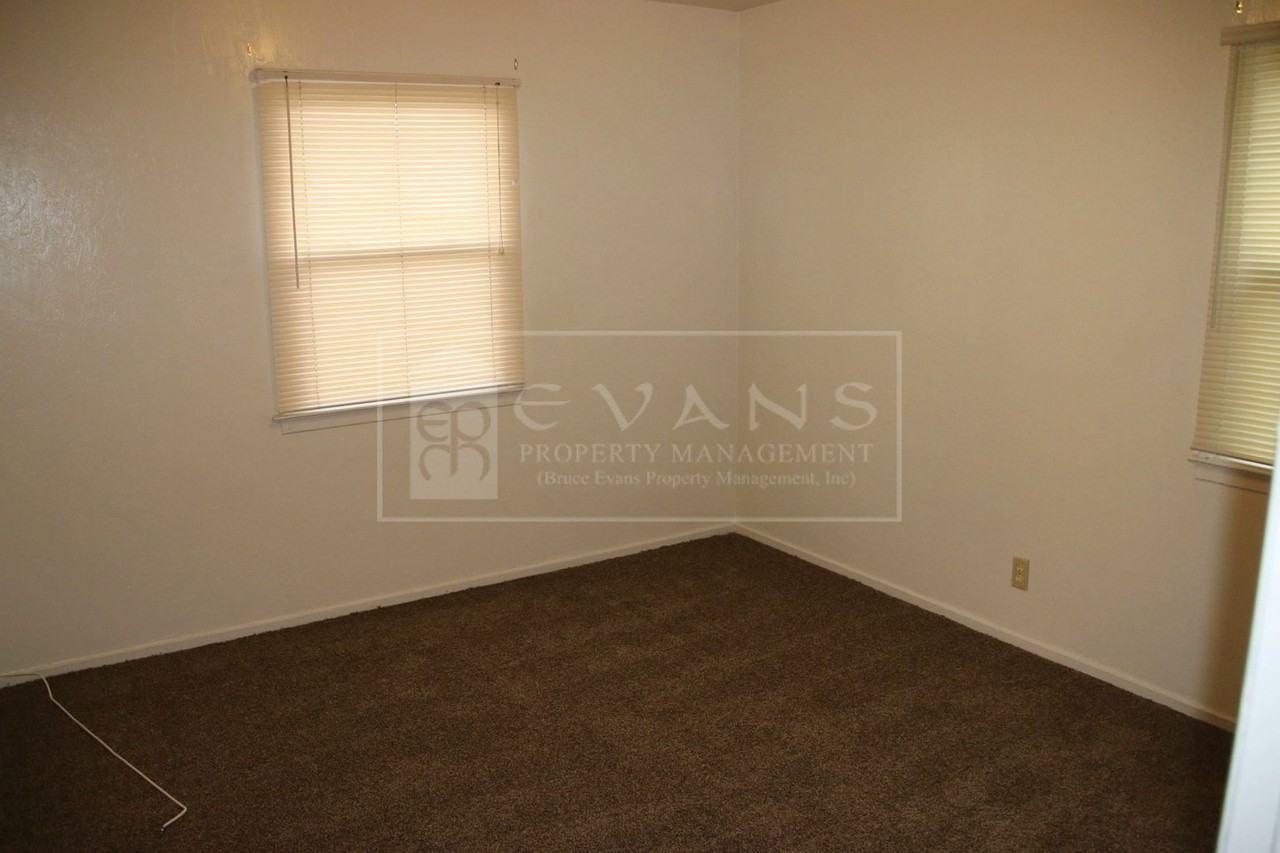 2925 E Westcott Ave - Photo 7 of 8