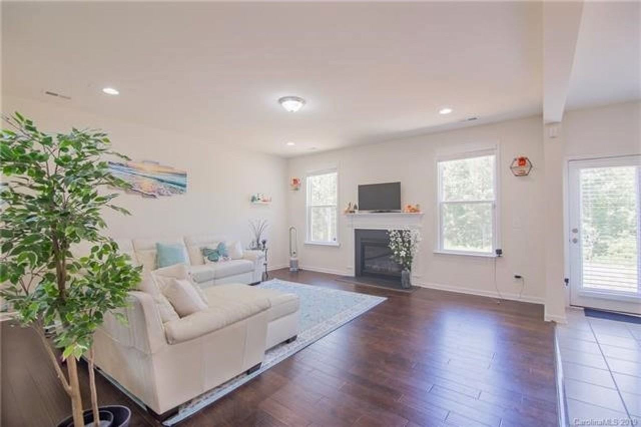 2589 Shoal Park Rd - Photo 5 of 33