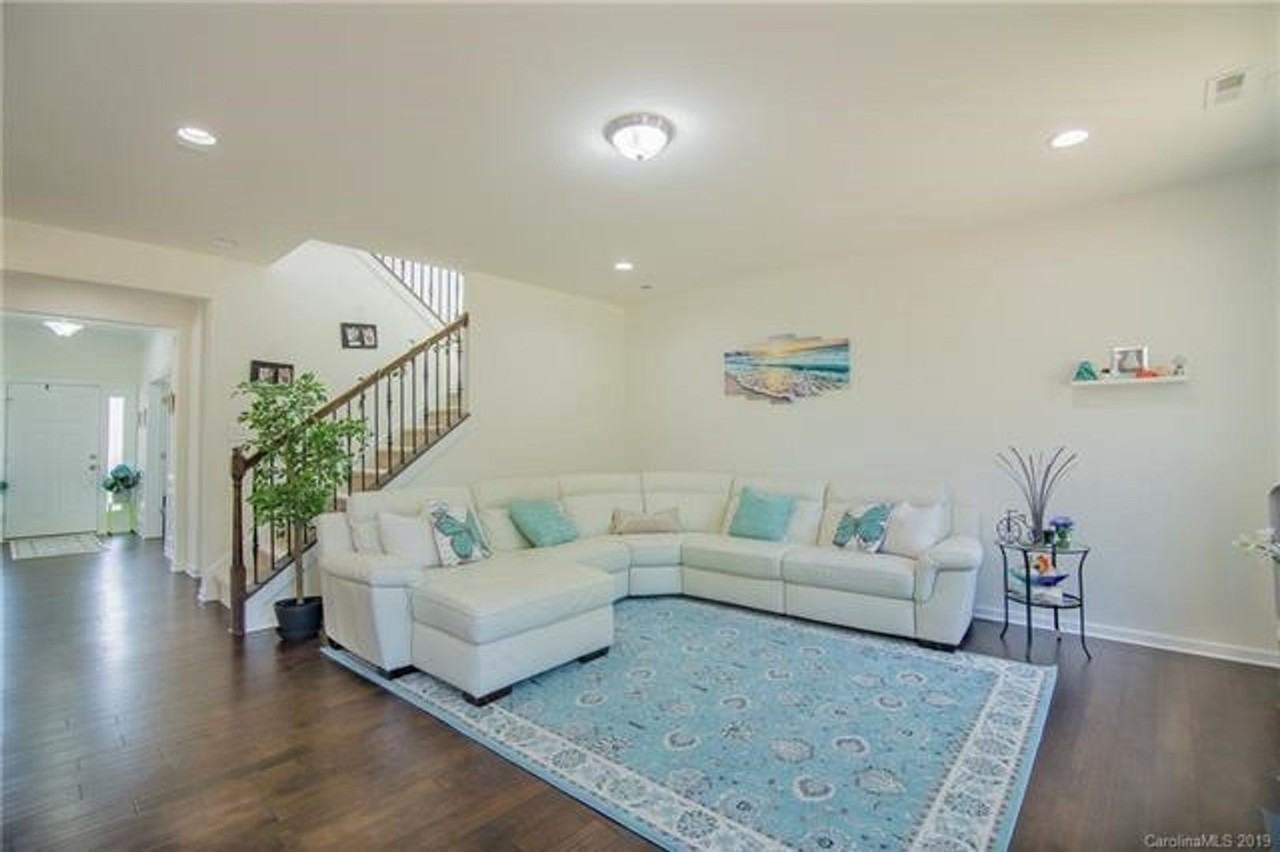 2589 Shoal Park Rd - Photo 6 of 33
