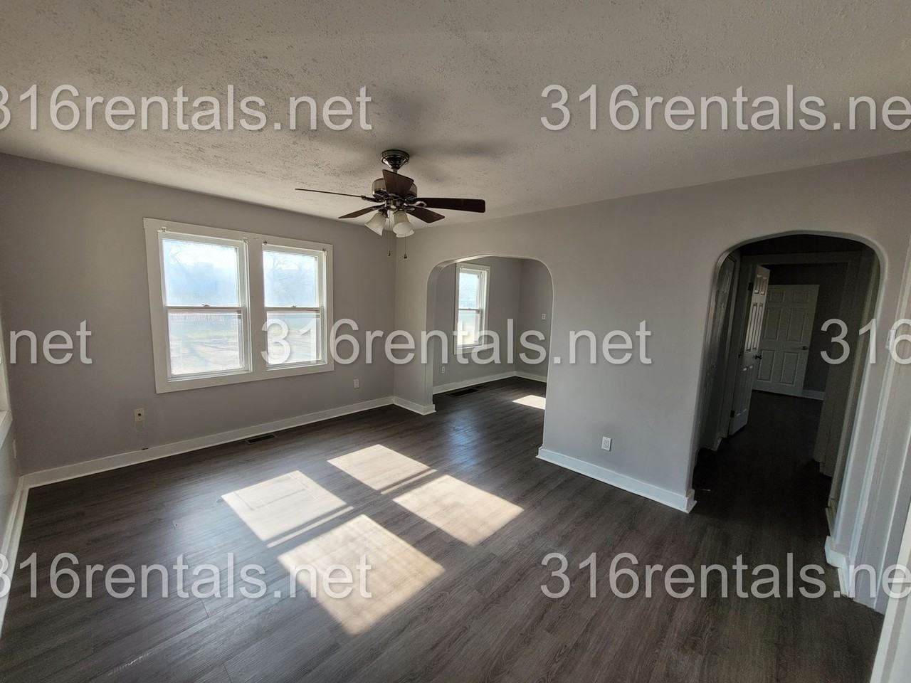 1337 S Fern St - Photo 3 of 10