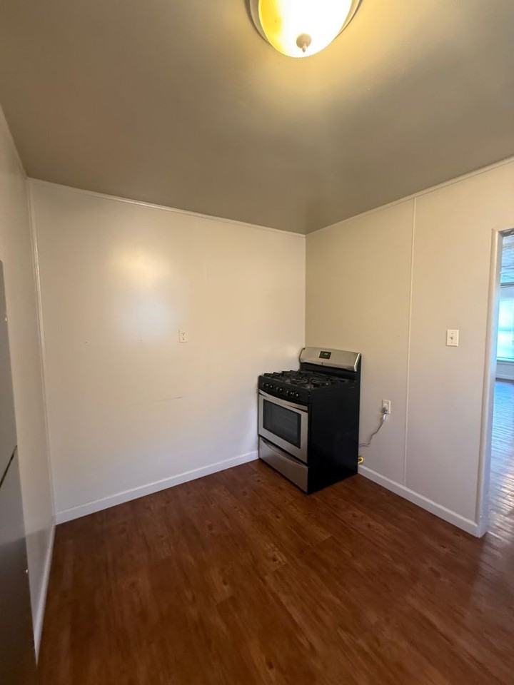 621 Philippine St - Photo 6 of 14