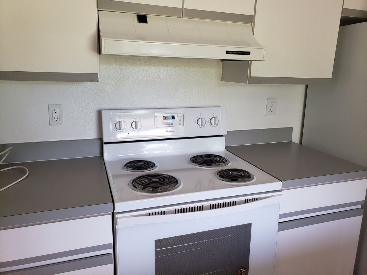 325 Lenoir St Nw - Photo 2 of 9