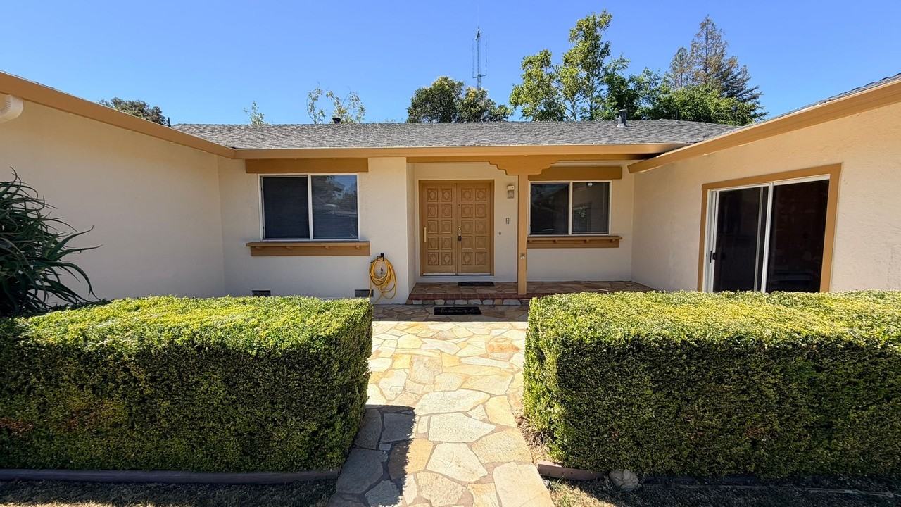 5308 Lightwood Dr - Photo 2 of 24