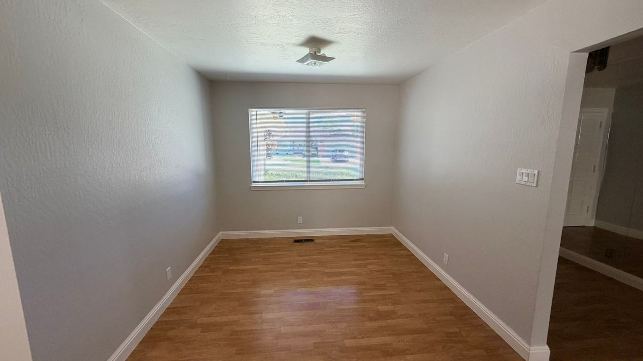 5308 Lightwood Dr - Photo 3 of 24