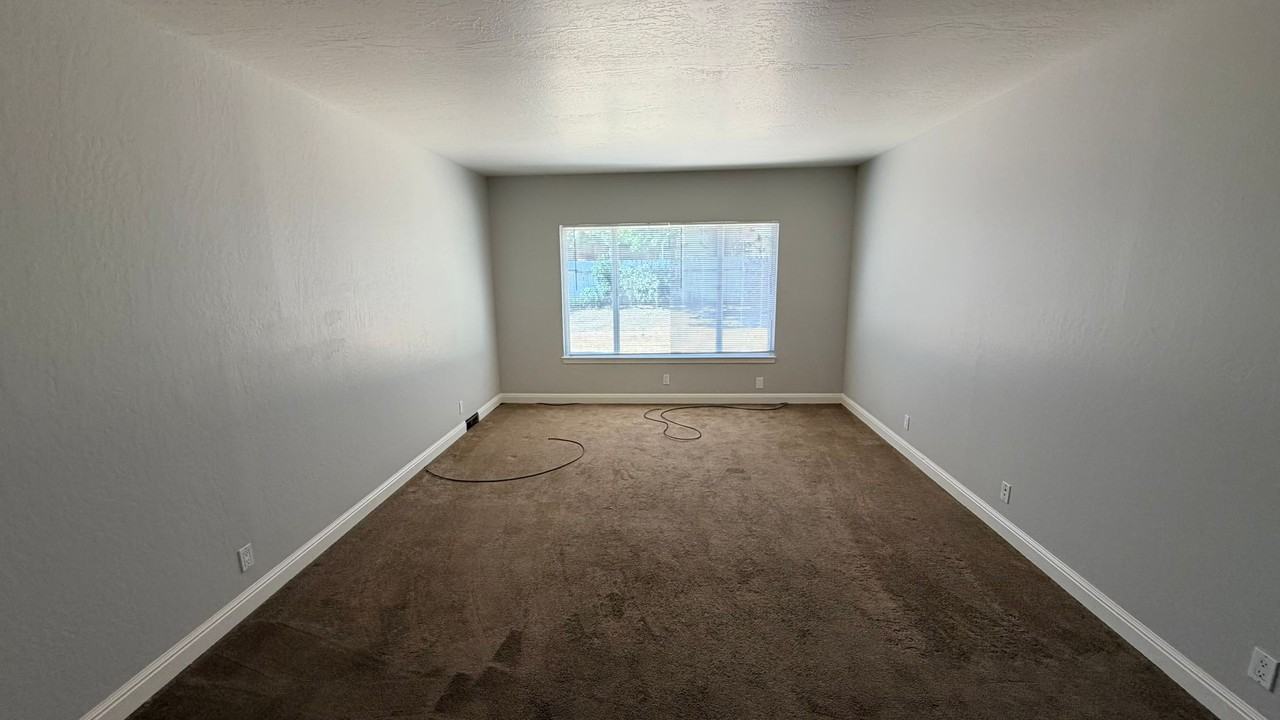 5308 Lightwood Dr - Photo 4 of 24