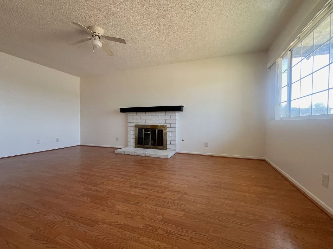1602 James Ct - Photo 5 of 18