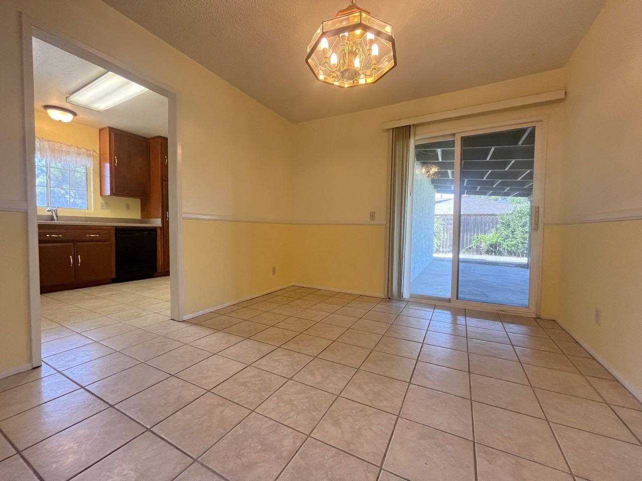 1602 James Ct - Photo 7 of 18