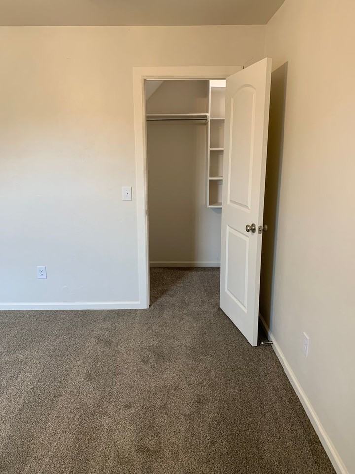 4522 Enclave Cir - Photo 5 of 29
