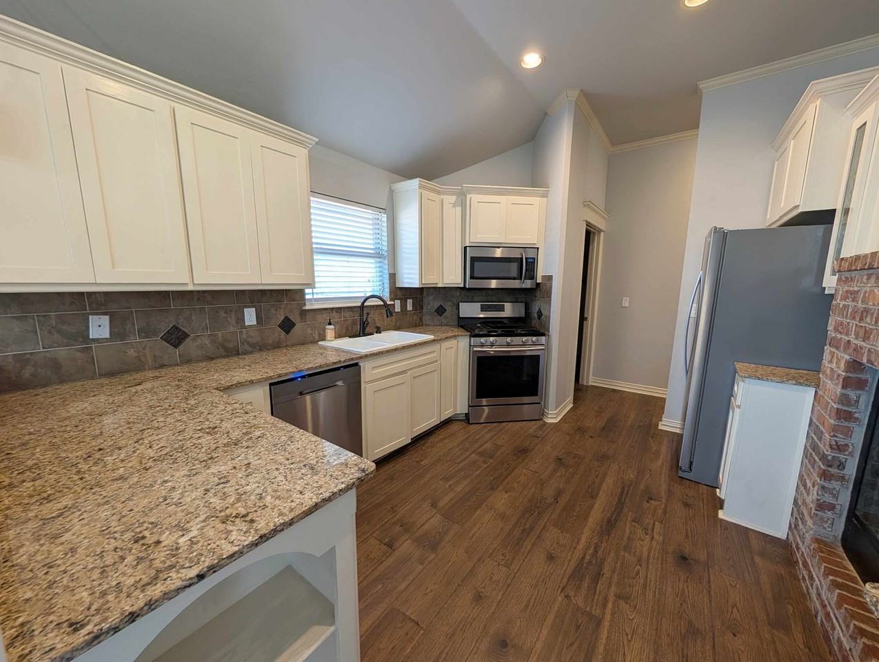 3012 Nw 191st Ter - Photo 6 of 16