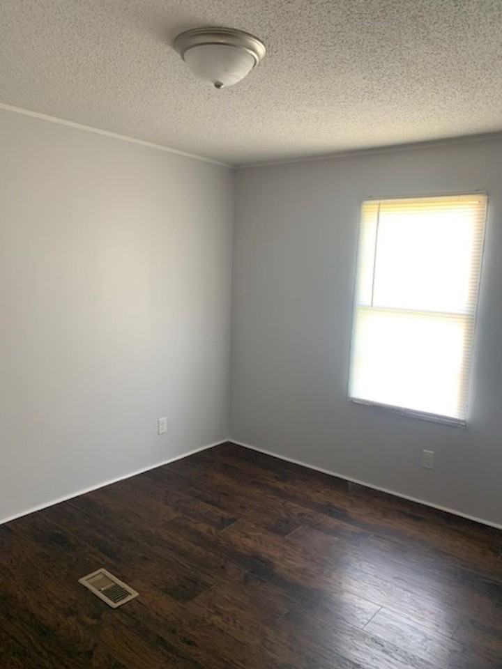 259 Casual Dr - Photo 3 of 16