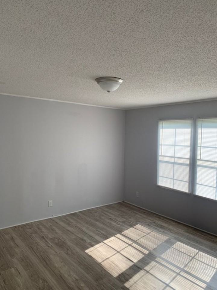 259 Casual Dr - Photo 5 of 16