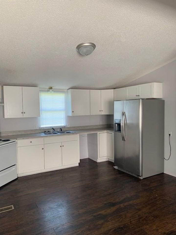 259 Casual Dr - Photo 6 of 16