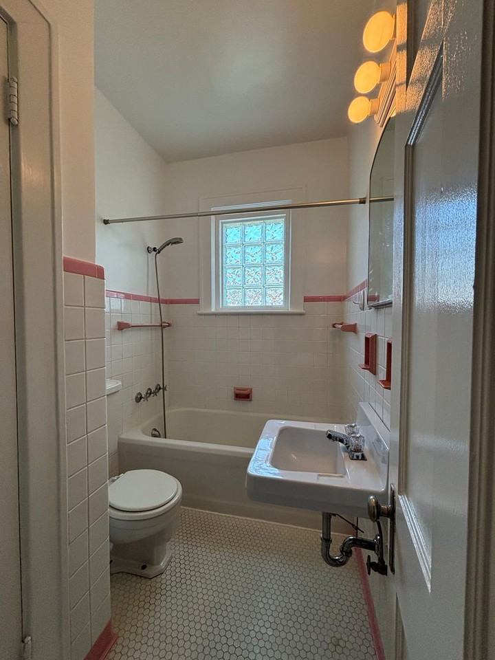 104 Fairway Dr - Photo 5 of 17
