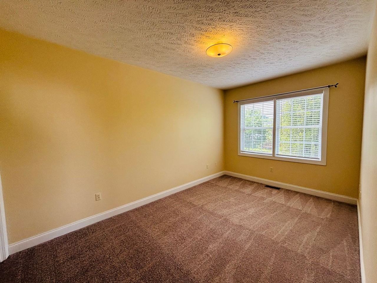 230 Willow Oak Dr - Photo 2 of 15