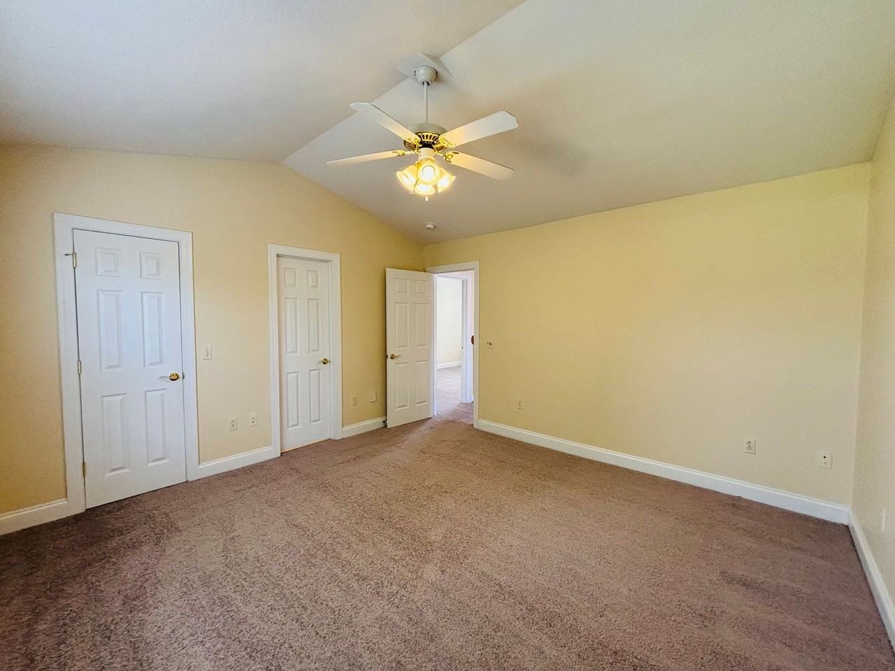 230 Willow Oak Dr - Photo 4 of 15