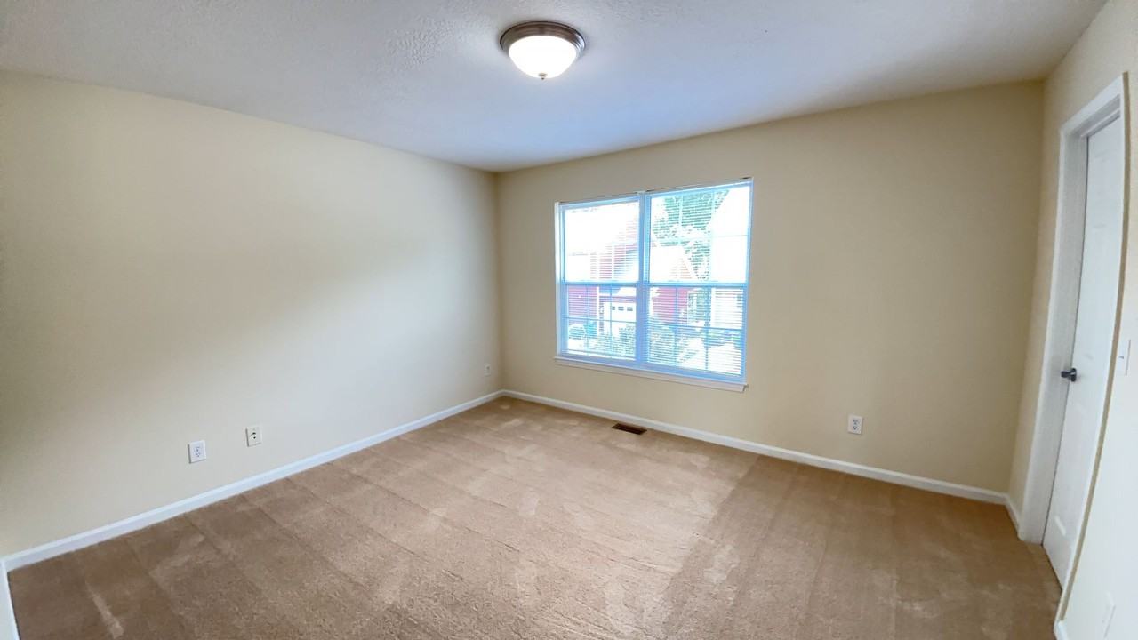 1725 Aden Ln - Photo 6 of 22