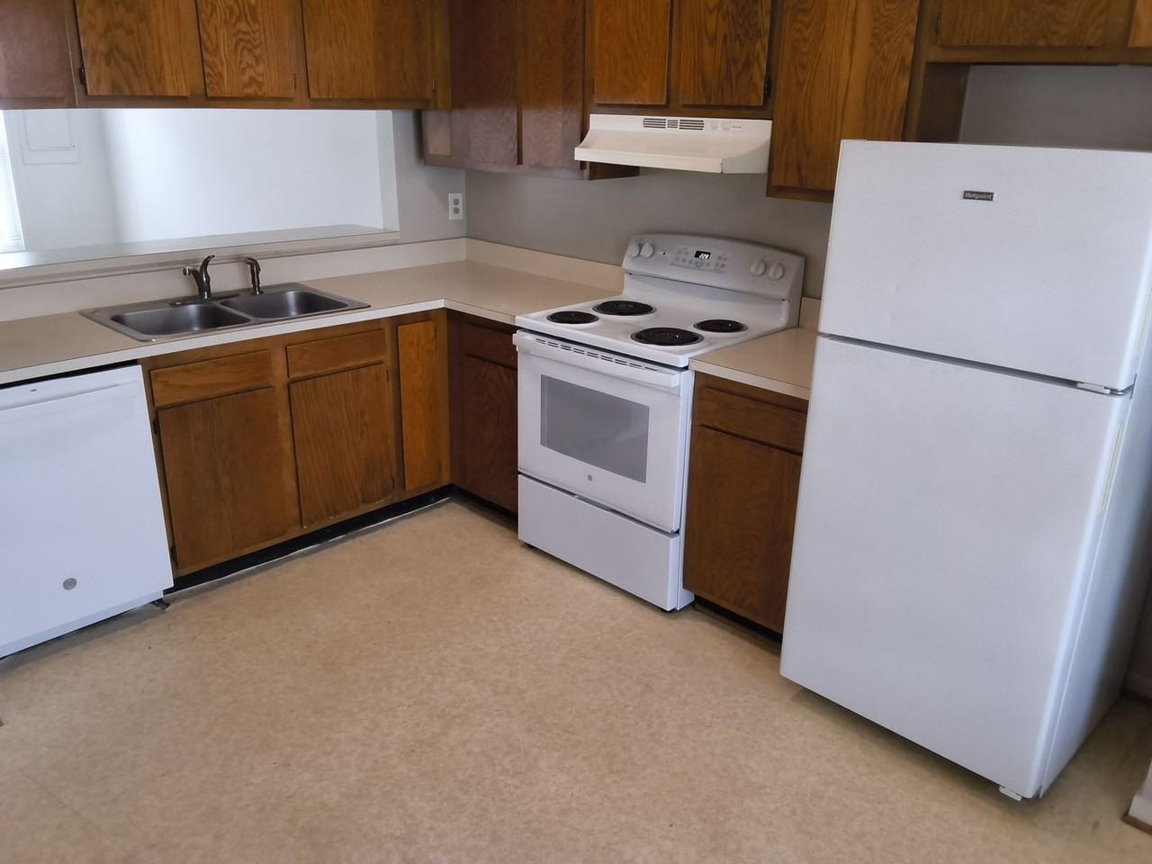 3044 Kim Dr - Photo 3 of 11