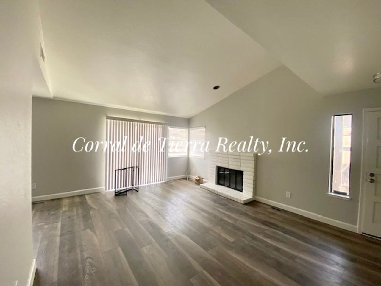 47 Julia Ave - Photo 4 of 19