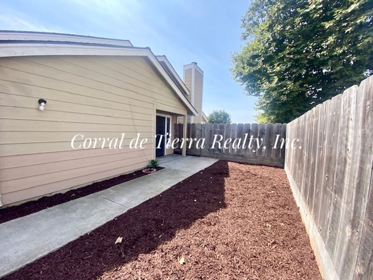 47 Julia Ave - Photo 6 of 19