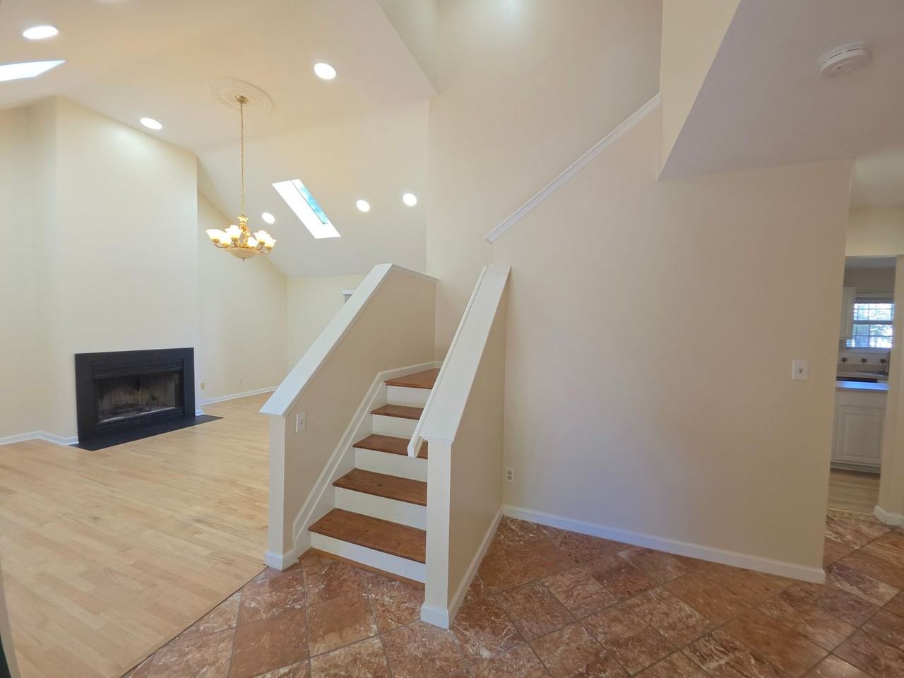 3 Alexander Ct - Photo 3 of 43