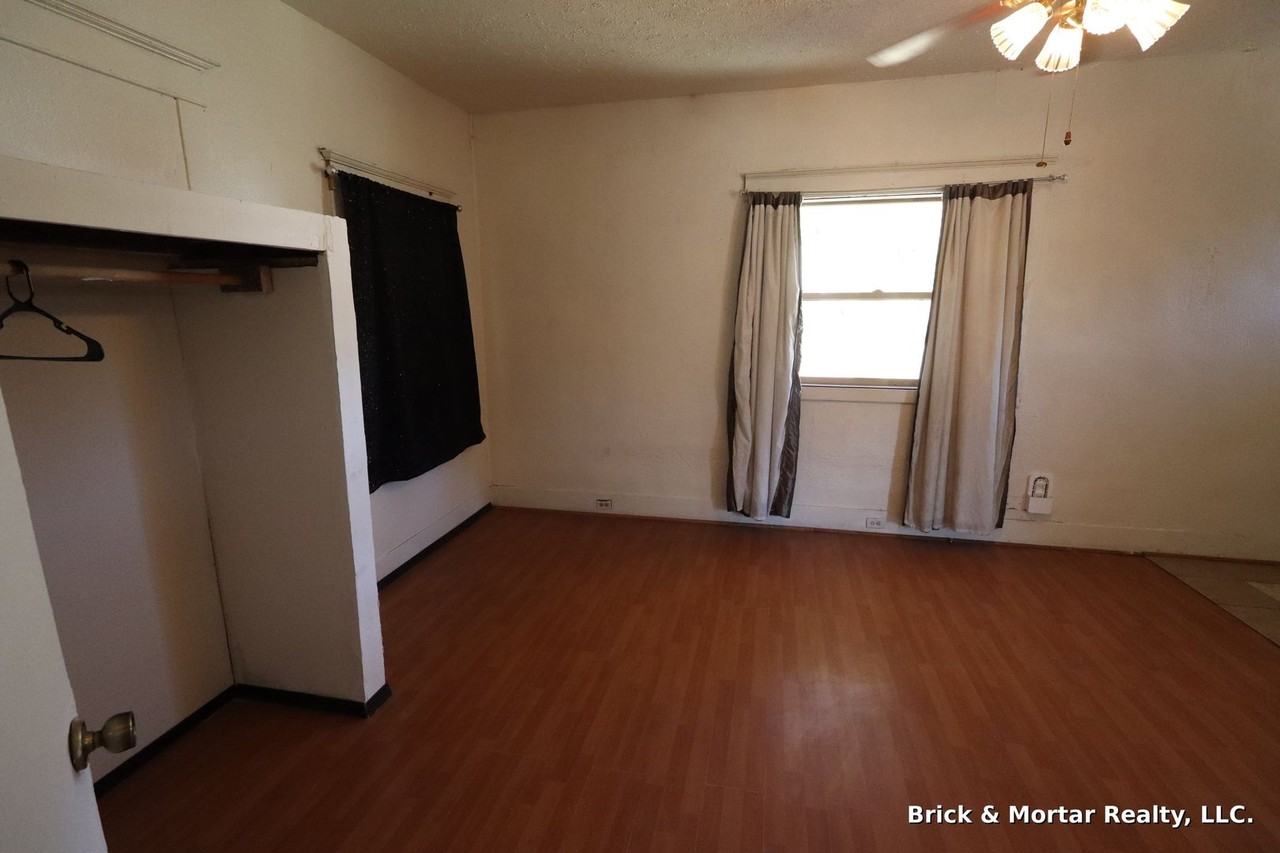 292 Ne Alder St - Photo 4 of 18