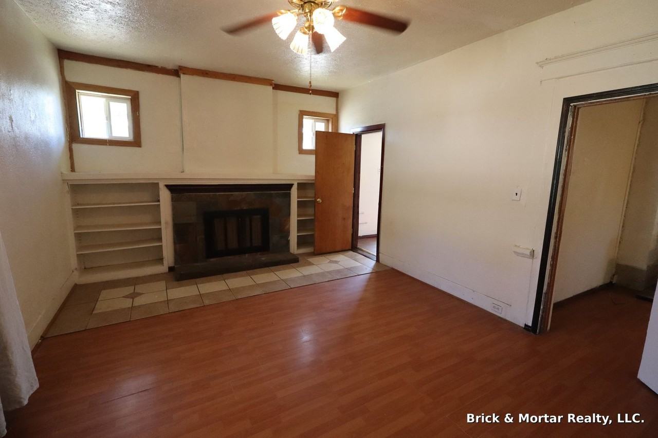 292 Ne Alder St - Photo 5 of 18