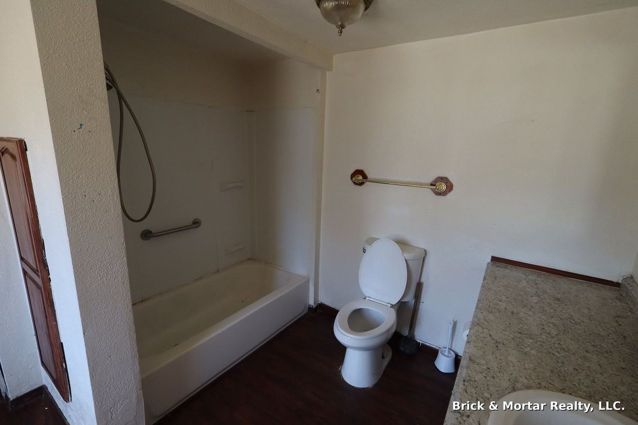 292 Ne Alder St - Photo 7 of 18
