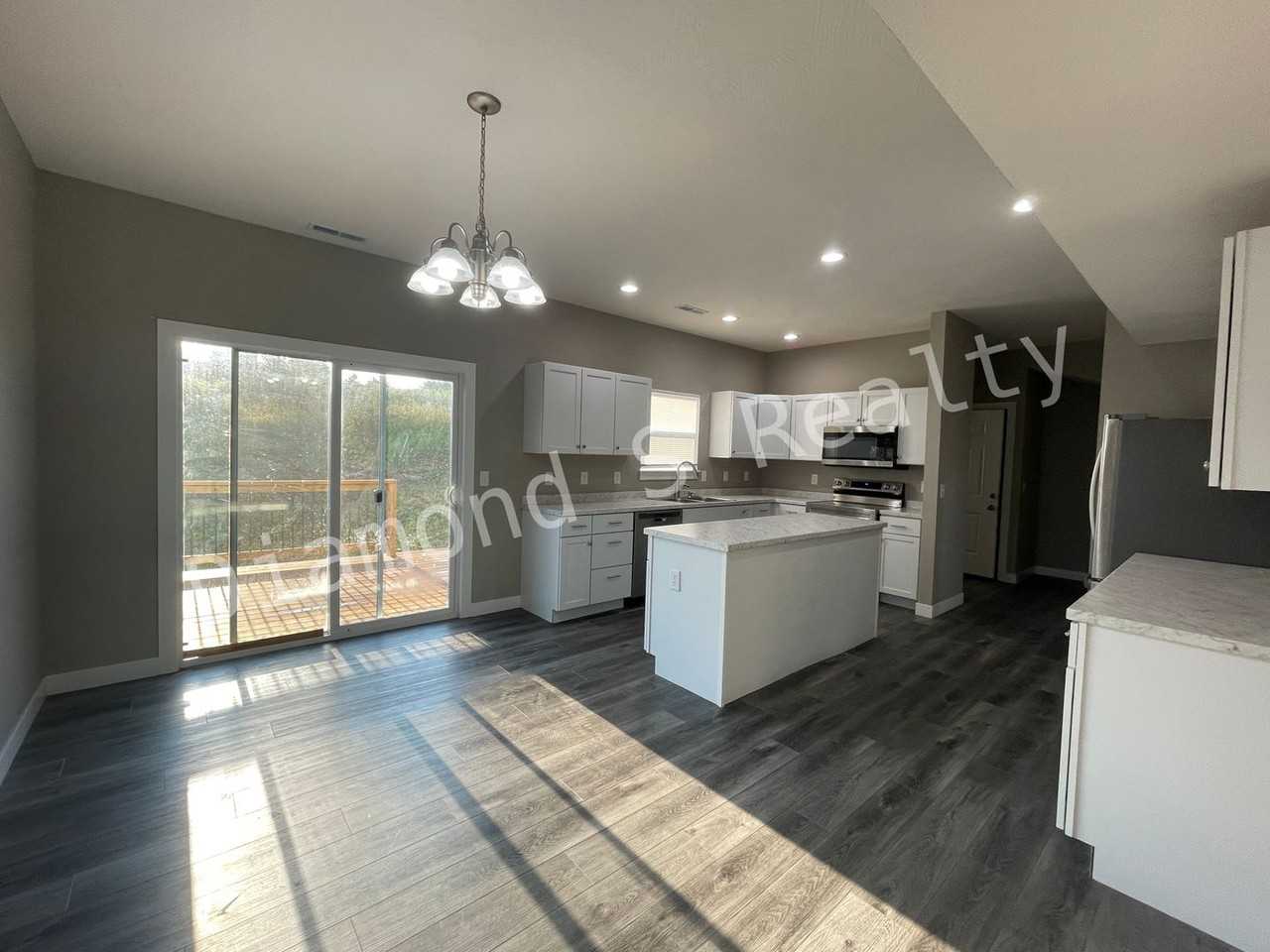 2108 N 26th St - Photo 6 of 24