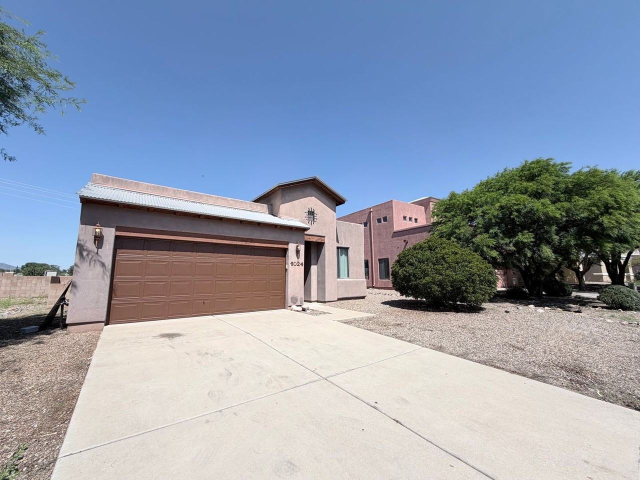 1024 Horner Dr - Photo 2 of 28