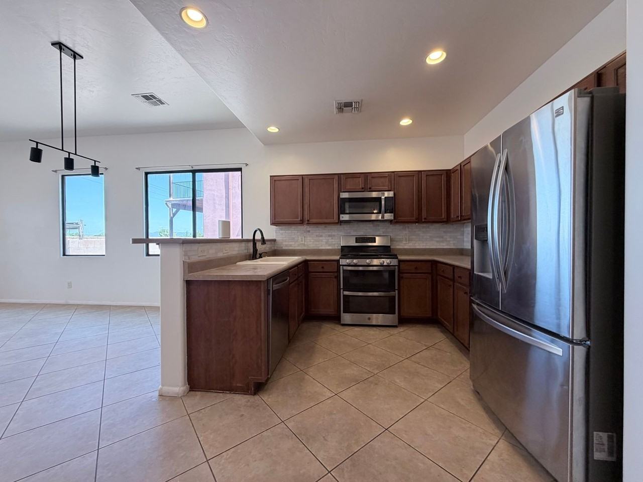 1024 Horner Dr - Photo 3 of 28