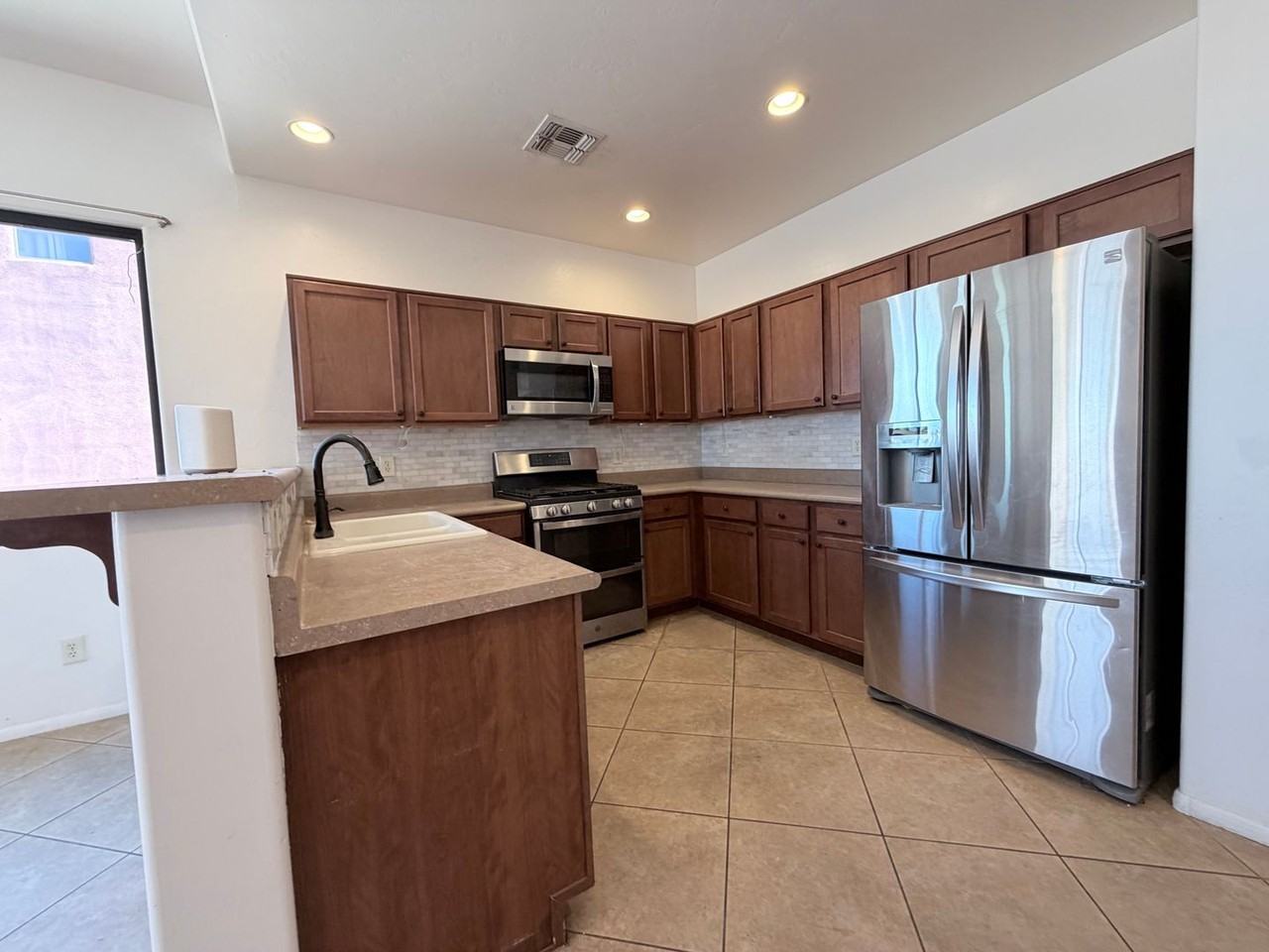 1024 Horner Dr - Photo 4 of 28