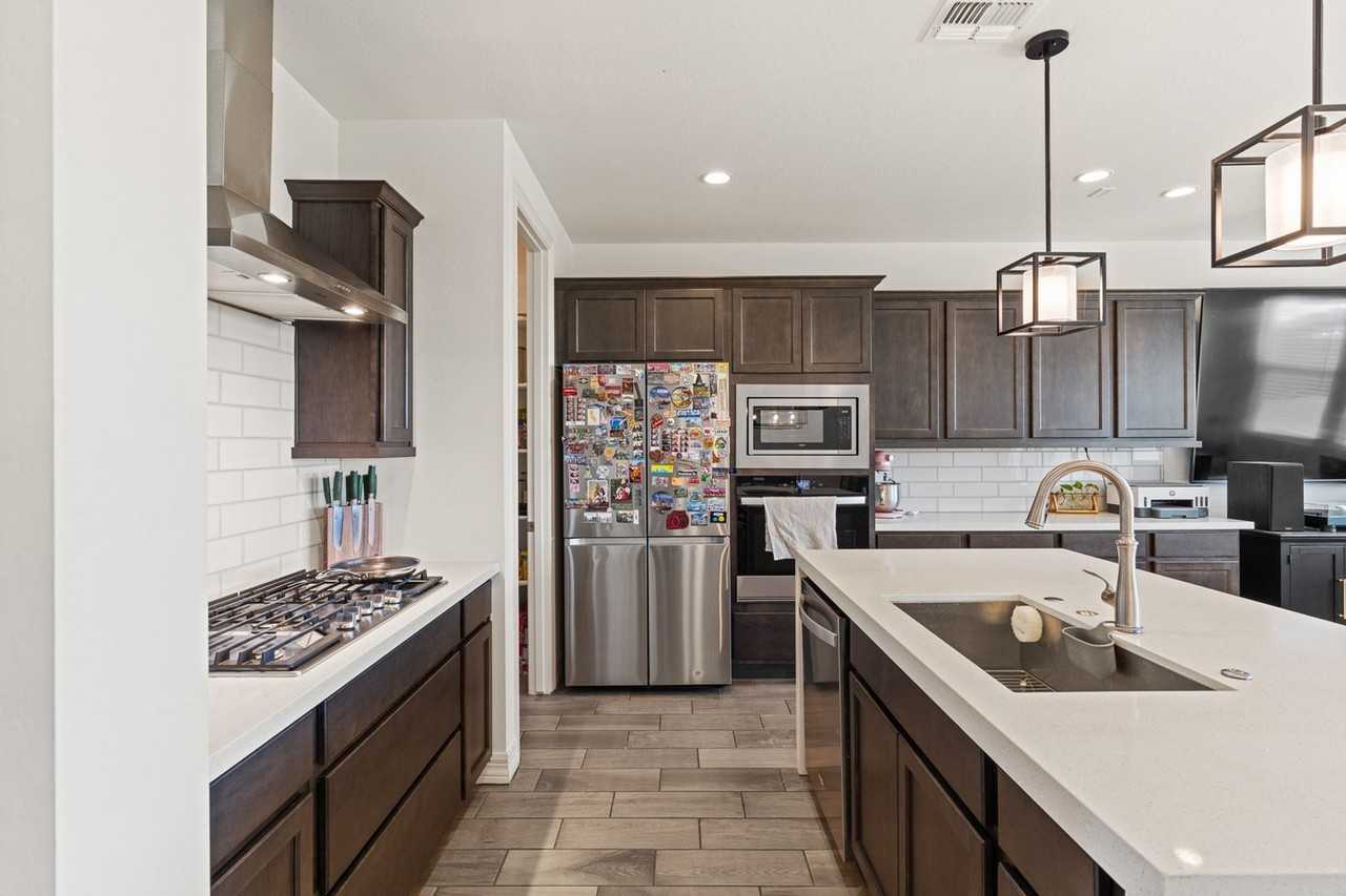 10997 N Hershey St - Photo 5 of 33