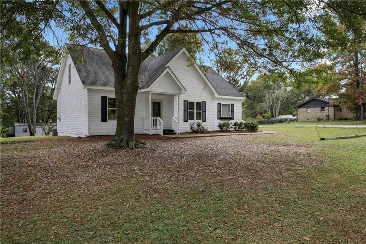 1312 Lake Paradise Rd - Photo 3 of 24