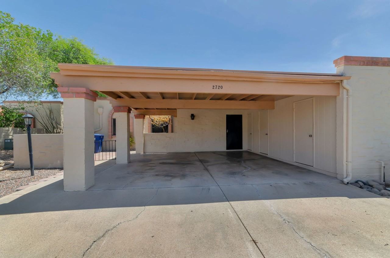 2720 N Beverly Ave - Photo 3 of 19