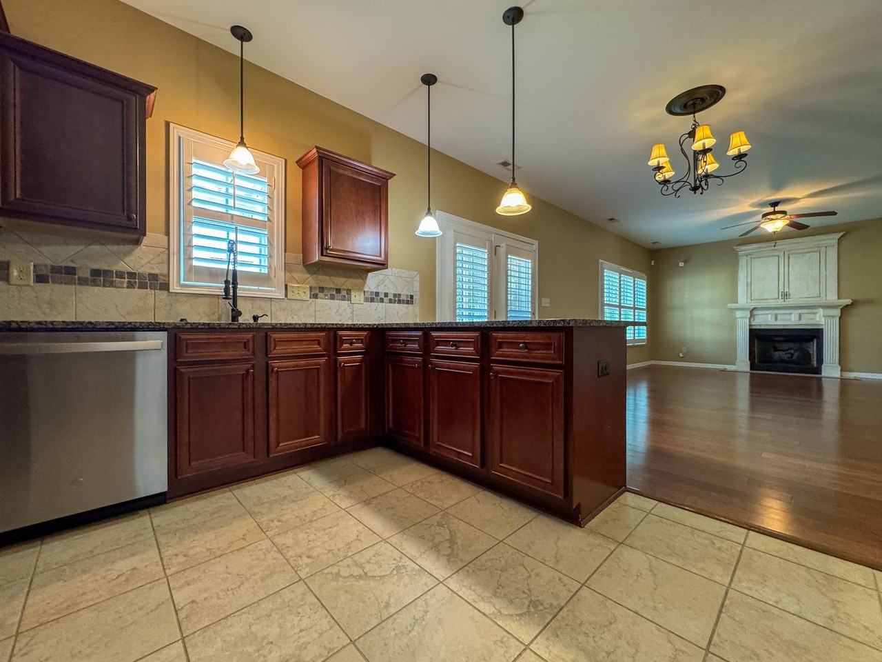 2900 Blackwater Ct - Photo 5 of 29