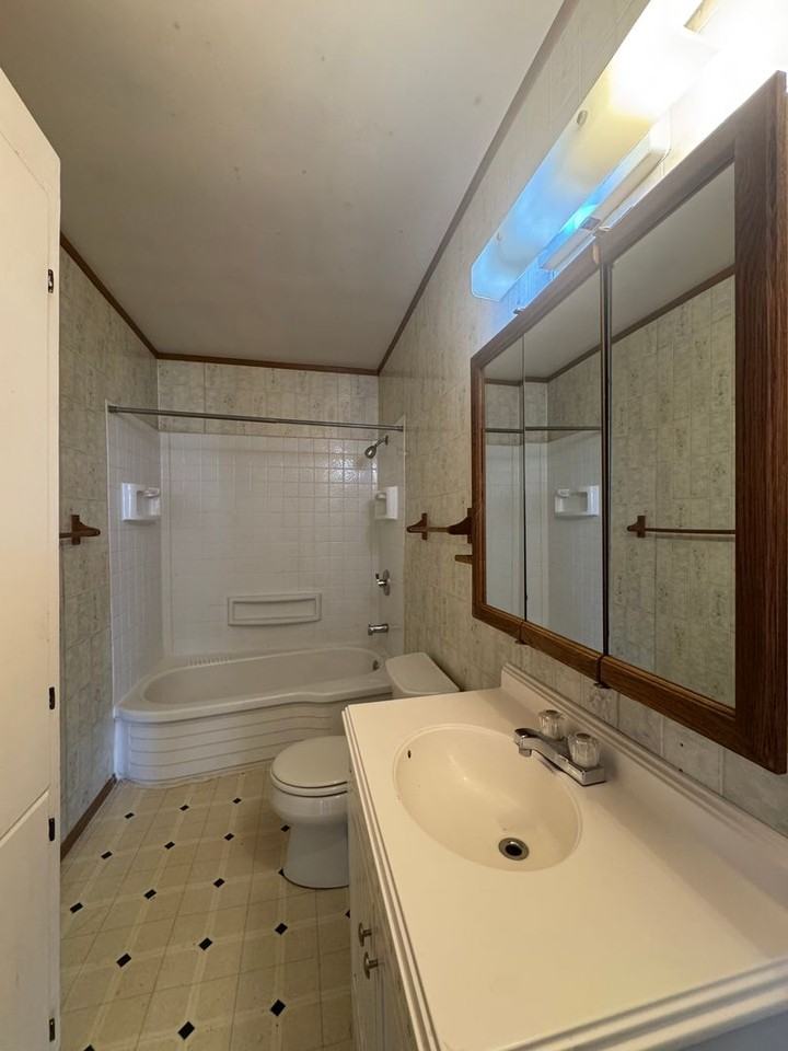 407 N Lincoln St - Photo 5 of 14