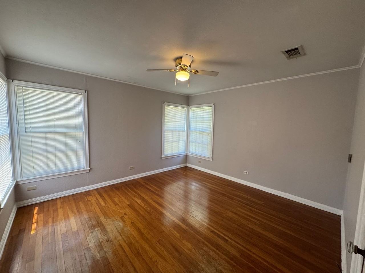 3515 E Brookview Dr - Photo 3 of 10