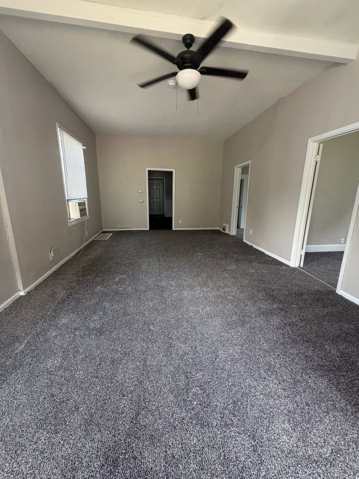 513 E Colorado Ave - Photo 2 of 11