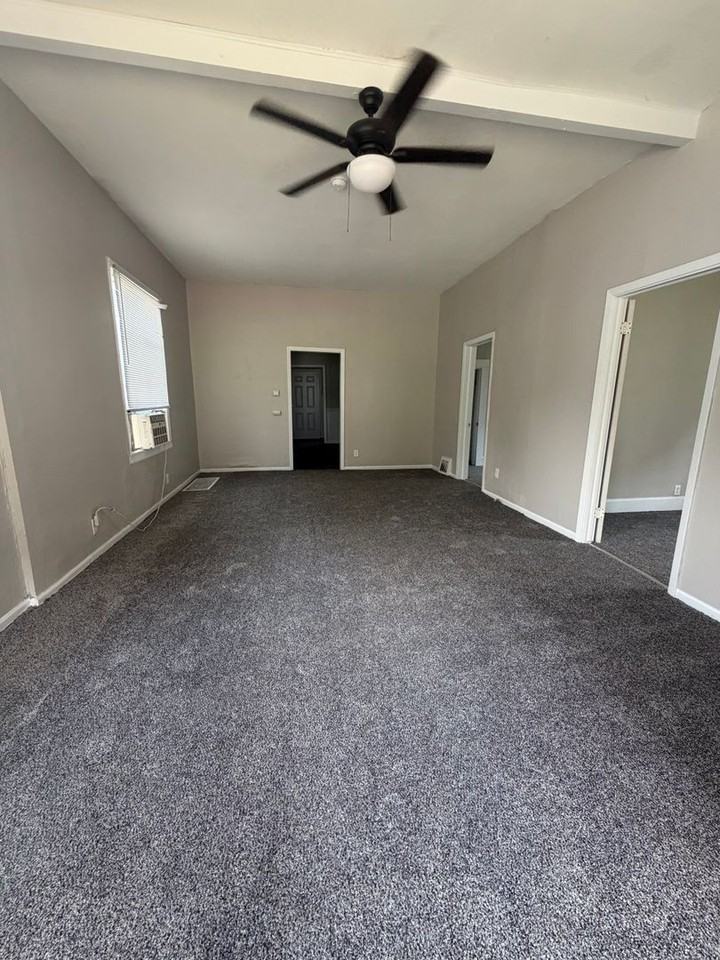 513 E Colorado Ave - Photo 3 of 11