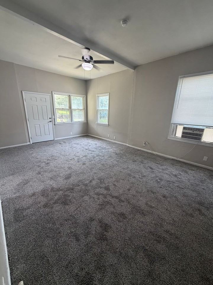 513 E Colorado Ave - Photo 6 of 11