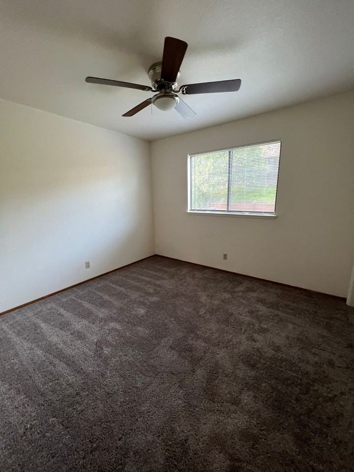 4630 Whitney Blvd - Photo 7 of 23