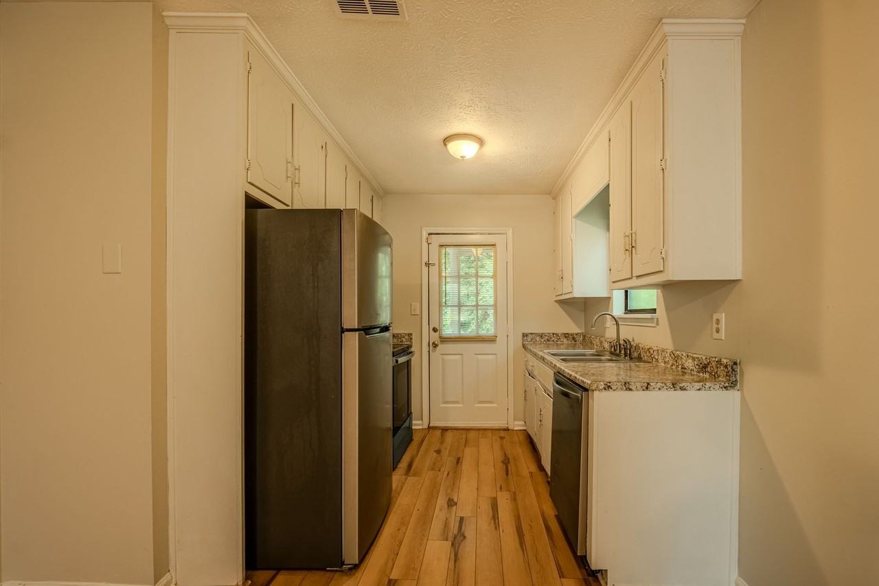 1180 Whit Davis Rd - Photo 6 of 14