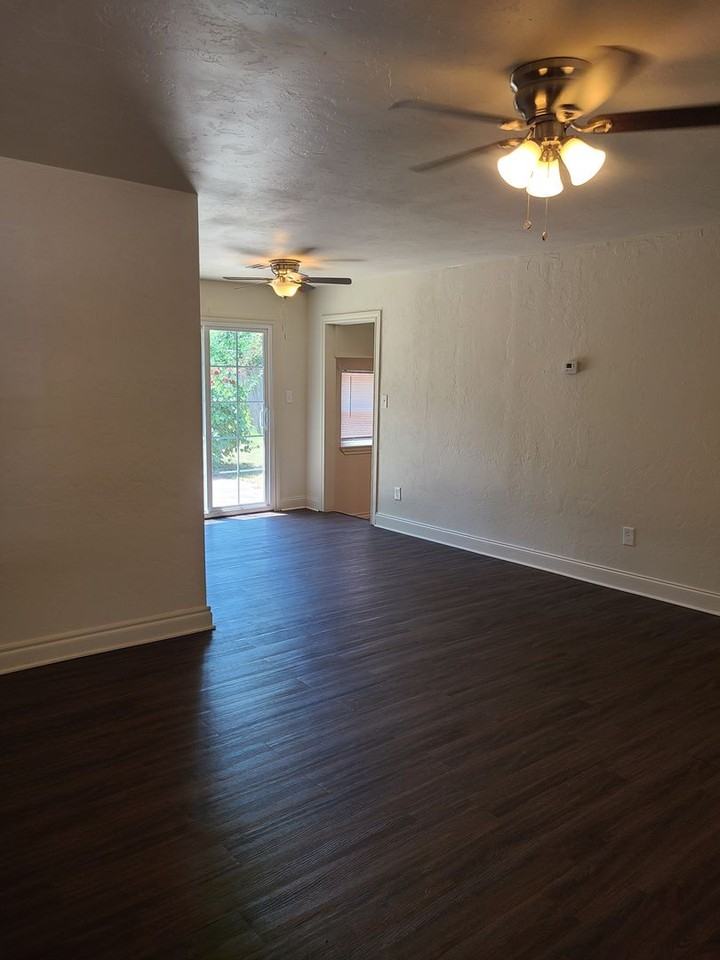 1216 Westlawn Dr - Photo 2 of 26