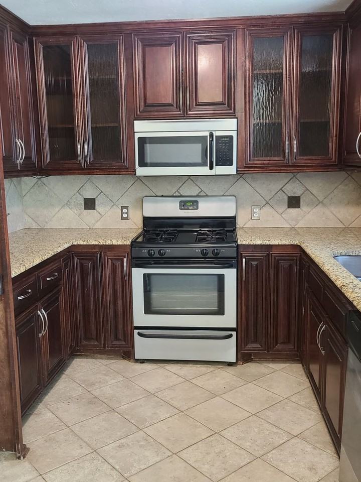 1216 Westlawn Dr - Photo 4 of 26