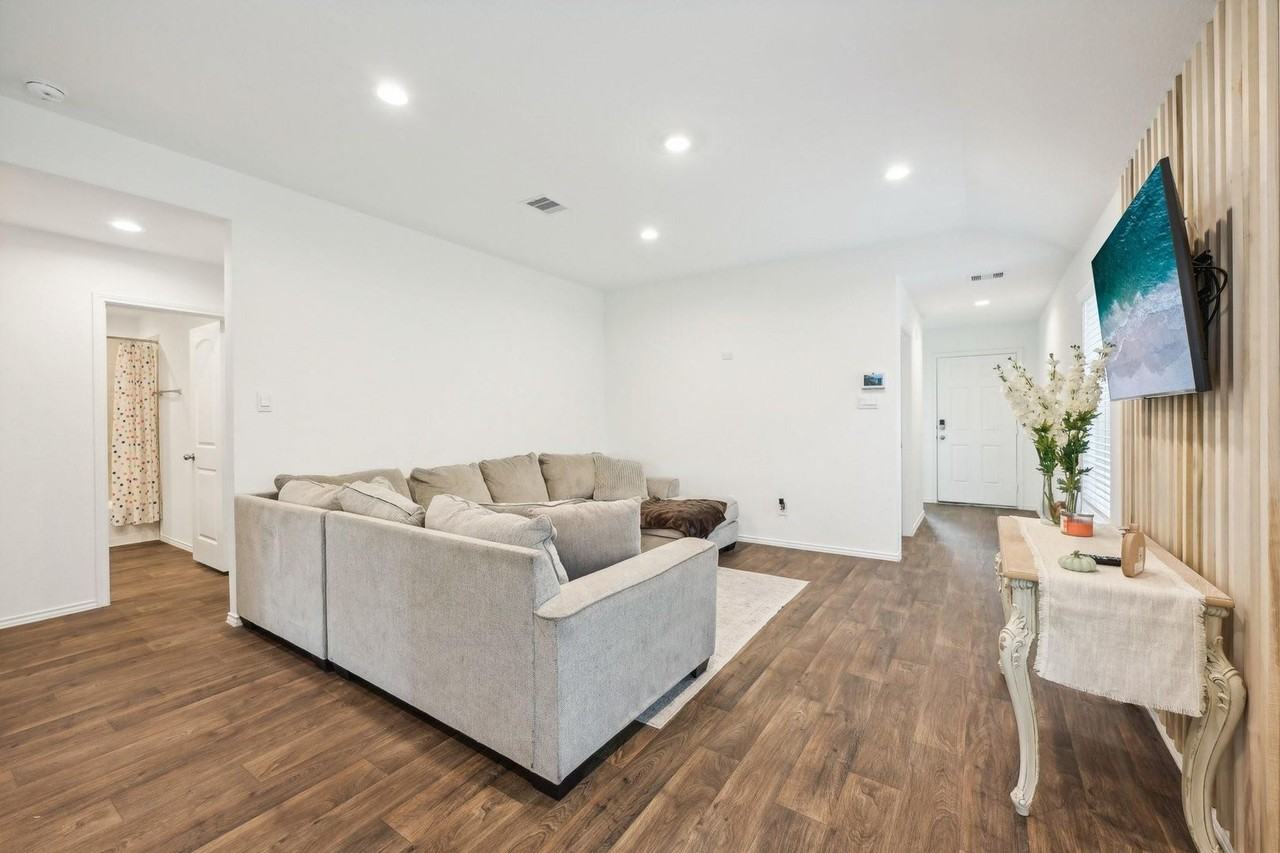 22530 Aspen Tarn Trl - Photo 4 of 25