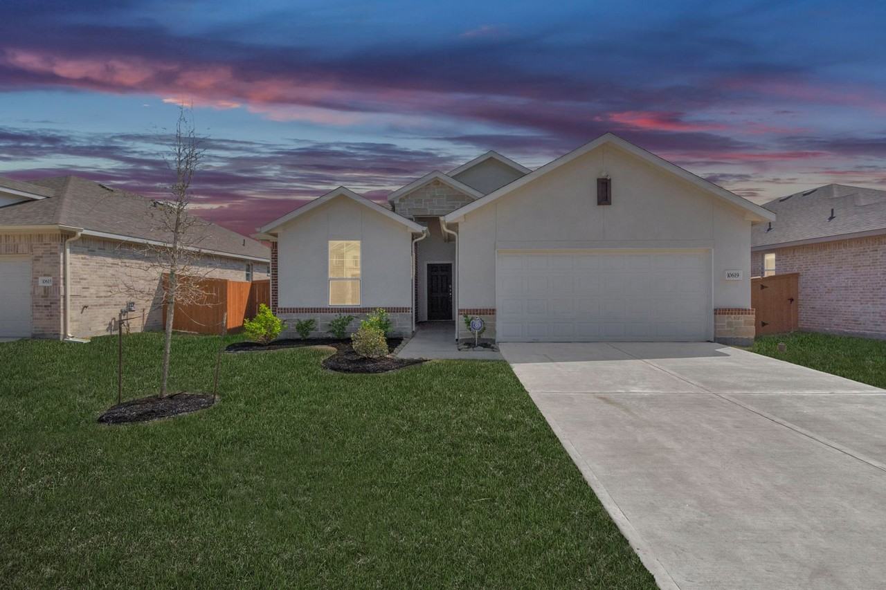 10515 Moon Valley Ln - Photo 2 of 40